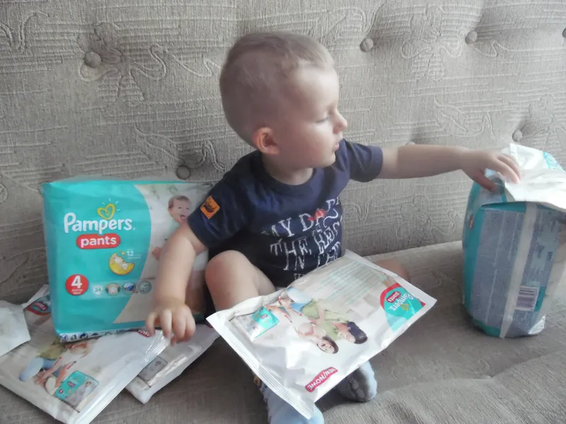 Zdjęcie Pasek z tyłu Pampers Pants – po co go używać przy zmianie pieluch?
