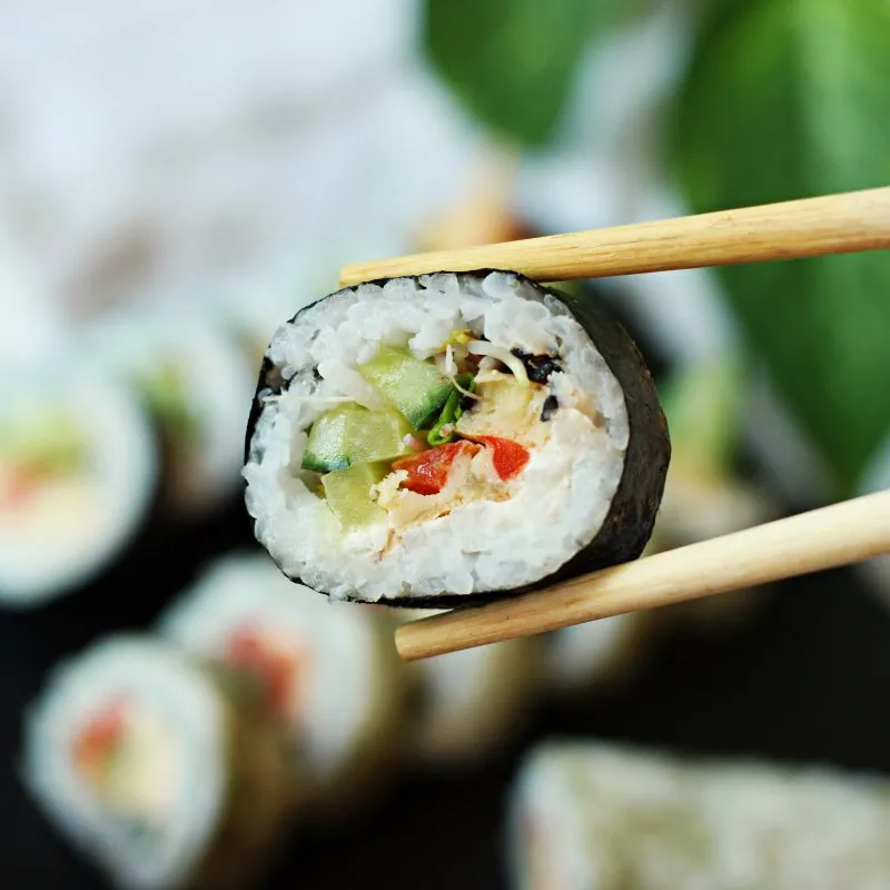 Zdjęcie Ile ryżu do sushi na 2 osoby? Oto idealna ilość dla smaku
