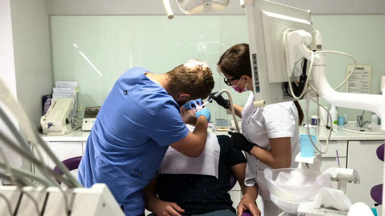 Zdjęcie Czy dentysta wystawia L4? Sprawdź, kiedy to możliwe i dlaczego