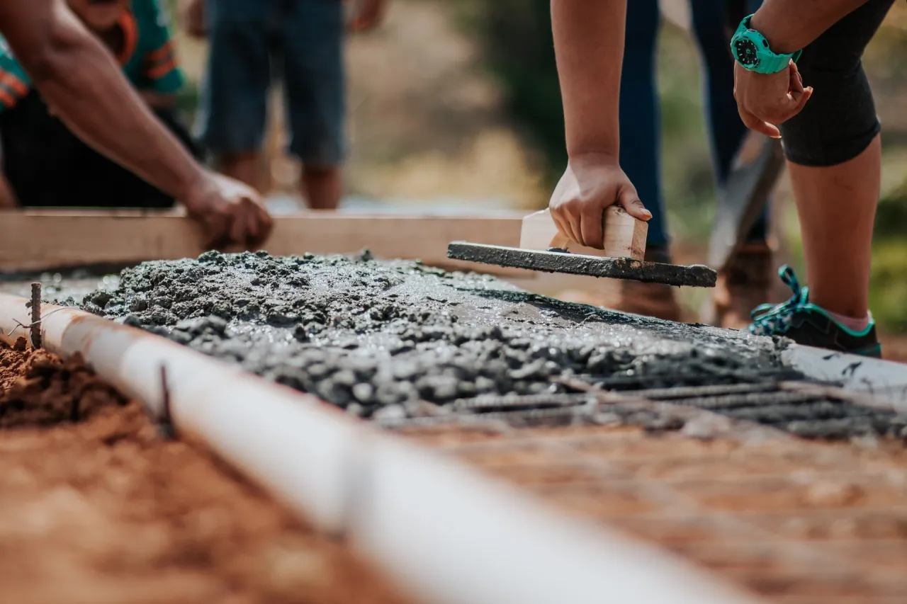 Zdjęcie Ile kosztuje beton na fundamenty? Sprawdź ceny i ukryte koszty