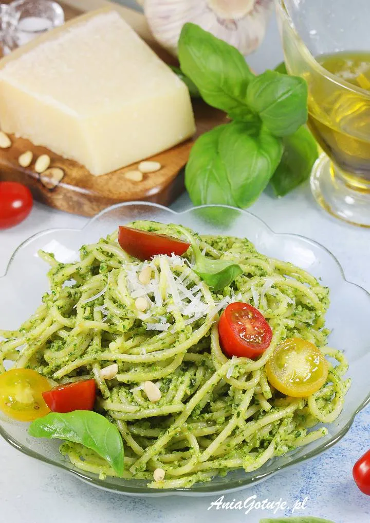 Zdjęcie Co dodać do makaronu z pesto, aby zachwycić smakiem?