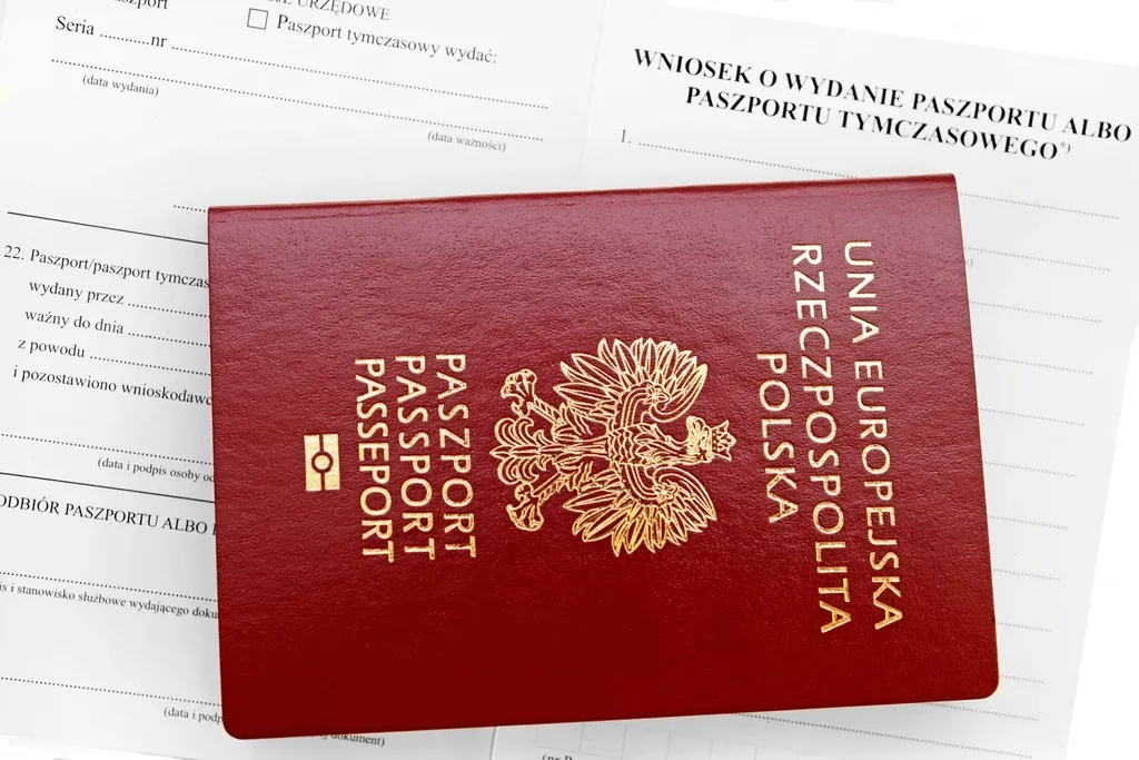 Zdjęcie Ile wynosi opłata za paszport? Poznaj koszty i zniżki, które mogą Cię zaskoczyć