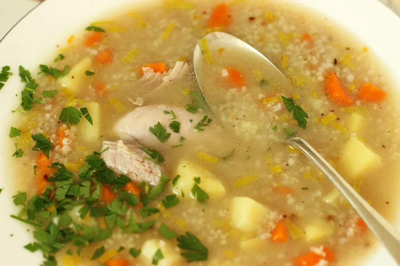 r&oacute;żne zupy na golonce