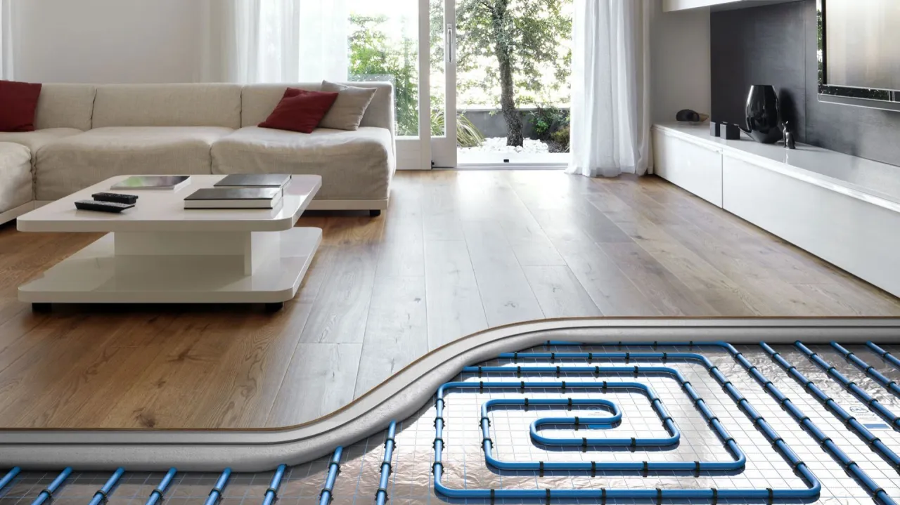 podłoga w salonie z ogrzewaniem podłogowym