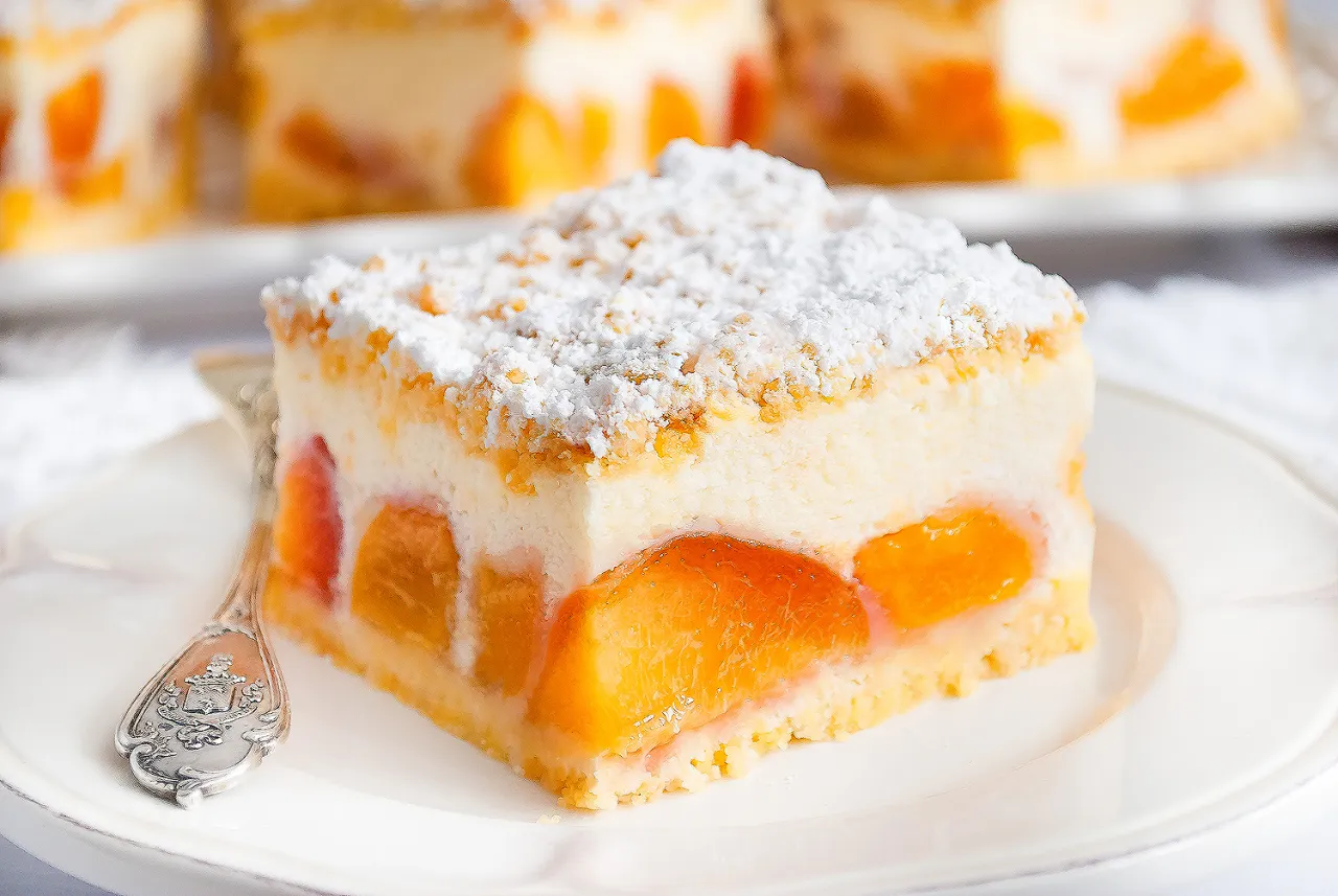 Kruche ciasto z brzoskwiniami i budyniem Joli