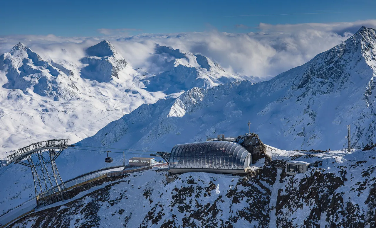 Lodowiec narciarski Austria kwiecień słońce