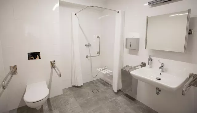 przykładowa łazienka dla osób niepełnosprawnych