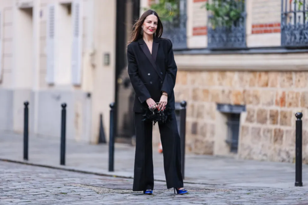 Eleganckie stylizacje damskie do teatru