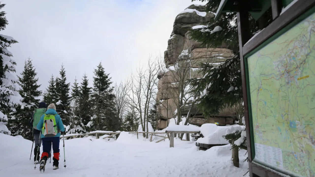 Komunikat lawinowy w górach