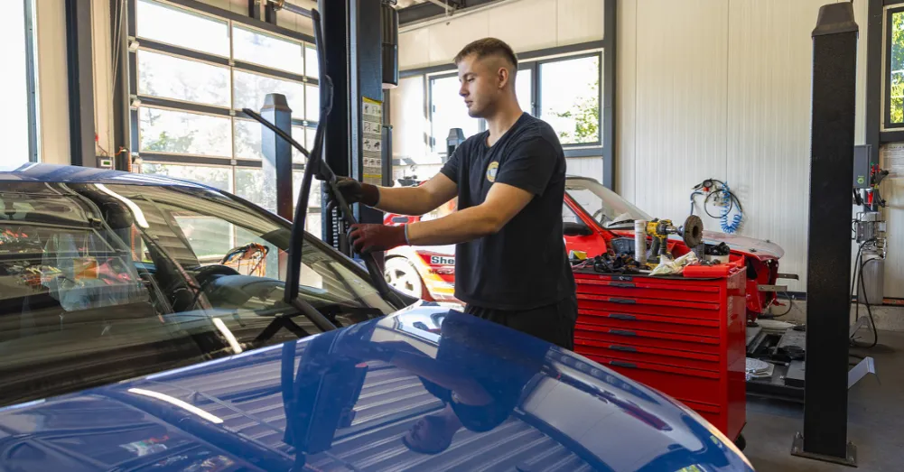 mechanik samochodowy naprawa wycieraczek