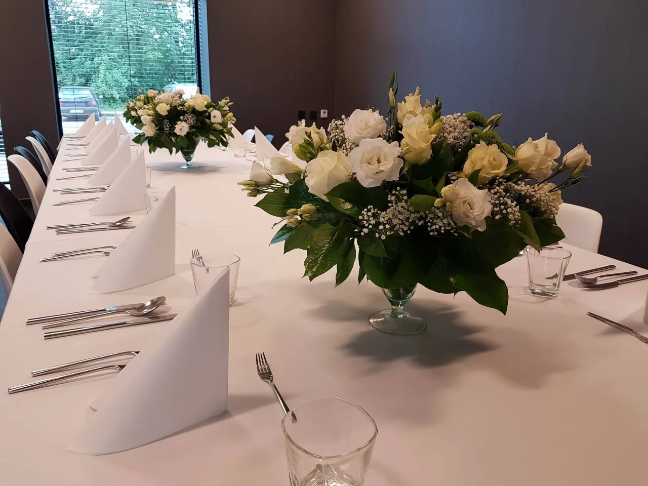 taktowne zaproszenie na stypę, rodzina po pogrzebie