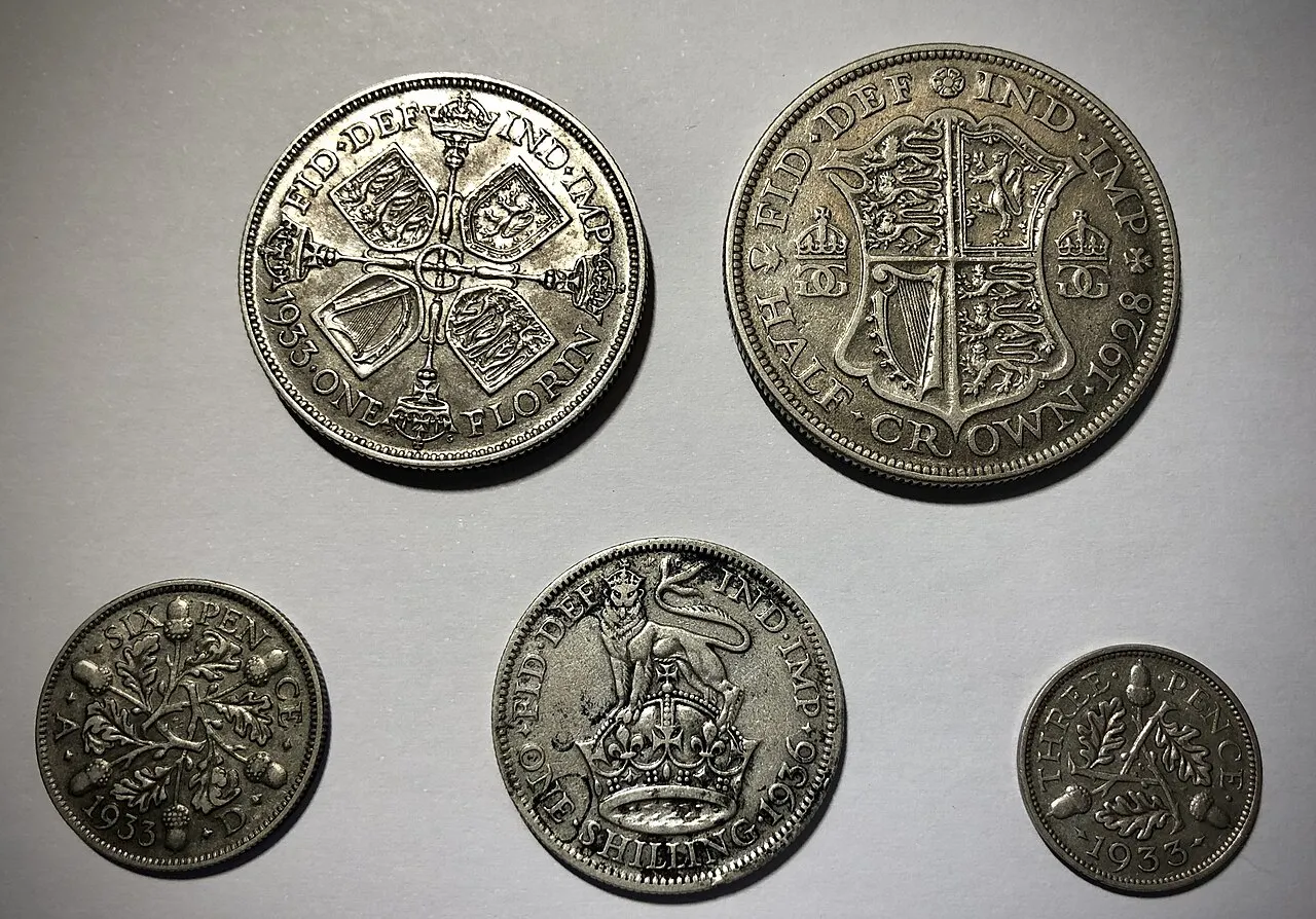 Banknoty i monety funta brytyjskiego