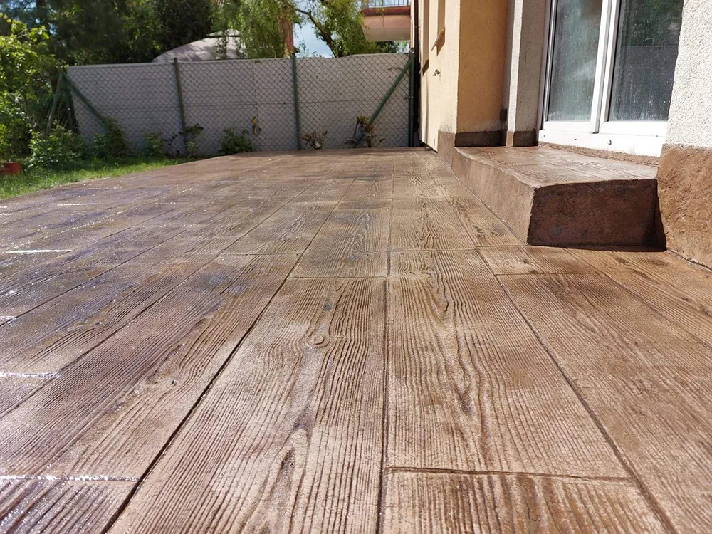 beton stemplowany podjazd przykłady