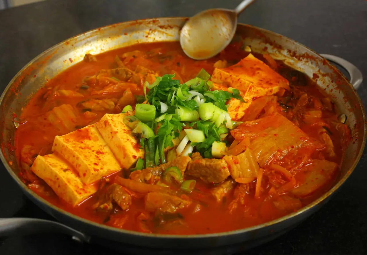 kimchi jjigae