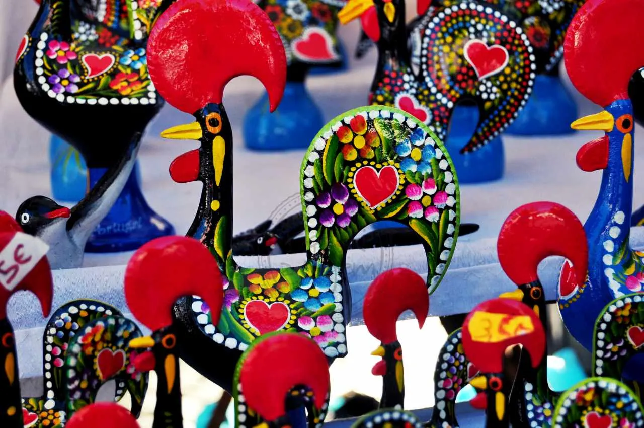 Portugalskie wyroby z korka azulejos kogut z Barcelos