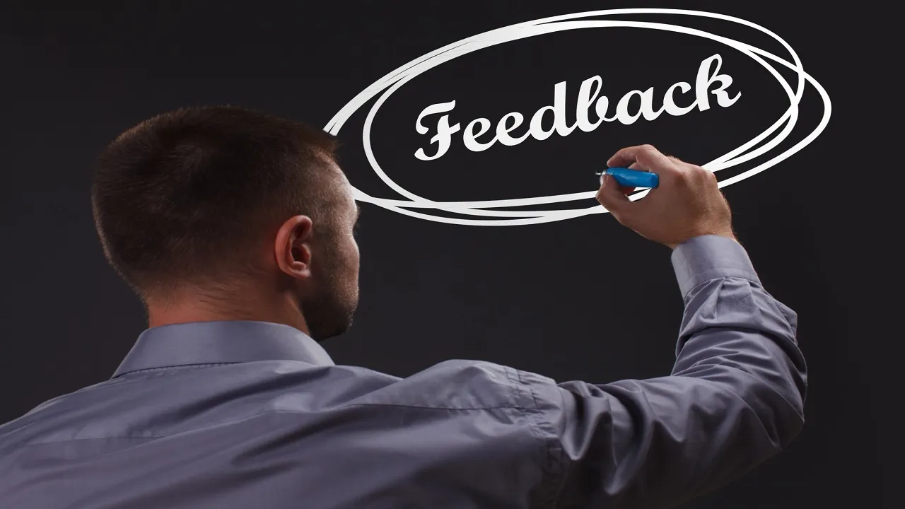 skuteczny feedback w pracy