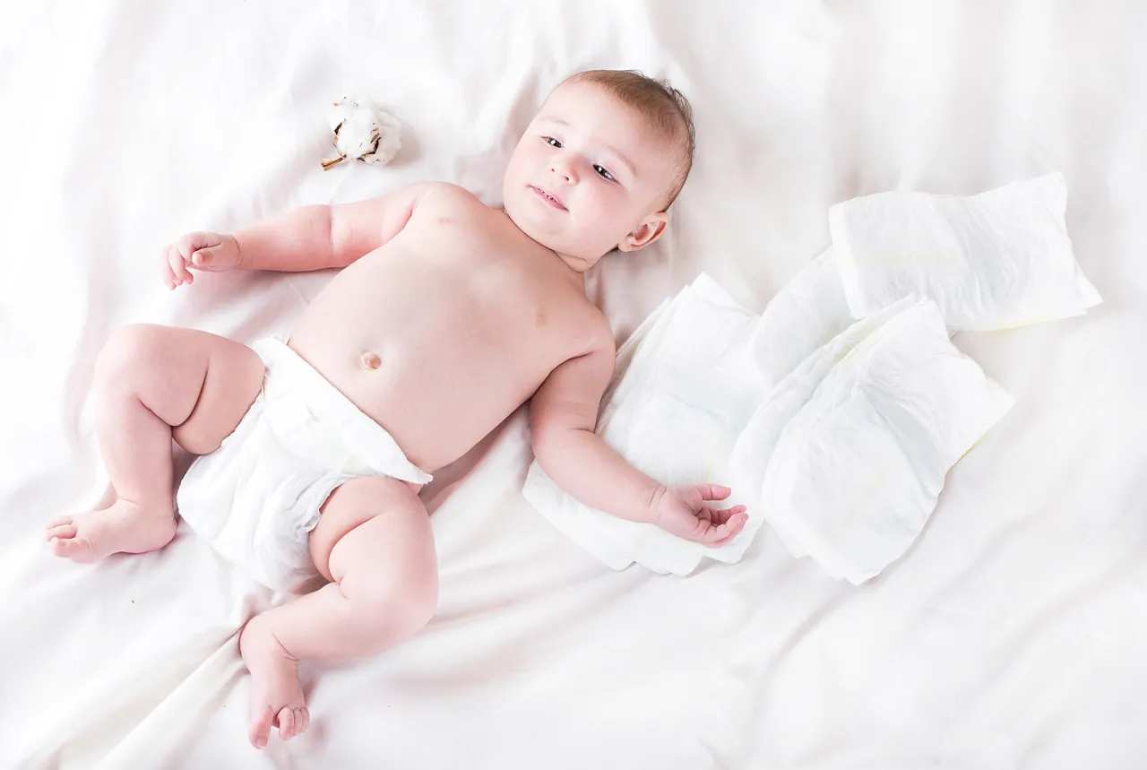 Noworodek w pieluszce