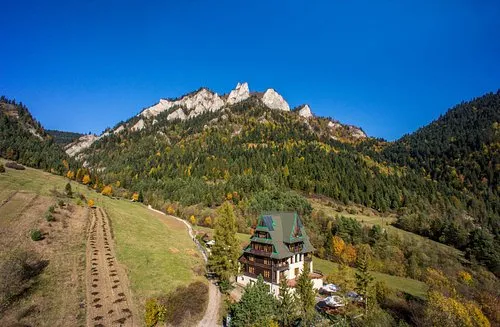 Schronisko PTTK Trzy Korony Sromowce Niżne