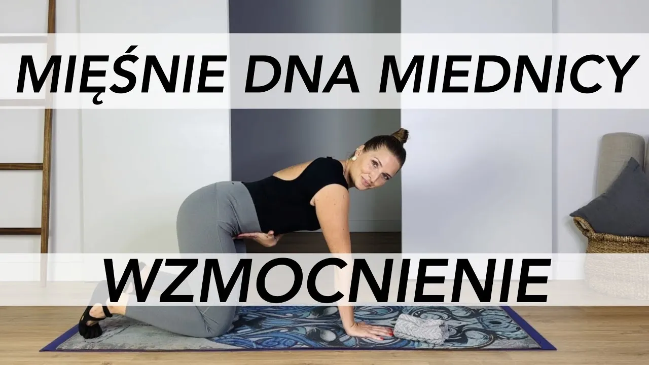 kobieta ćwiczy mięśnie dna miednicy