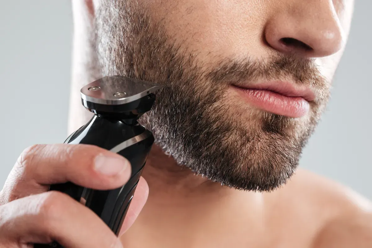 Golarka elektryczna vs trymer do brody