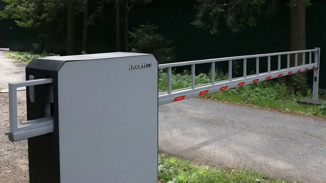 Zdjęcie Jak otworzyć szlaban na osiedlu - proste metody i triki, które działają