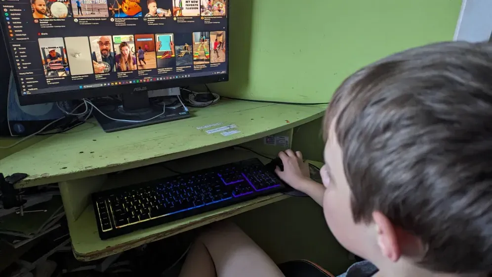 dziecko problemy nauka zdalna komputer