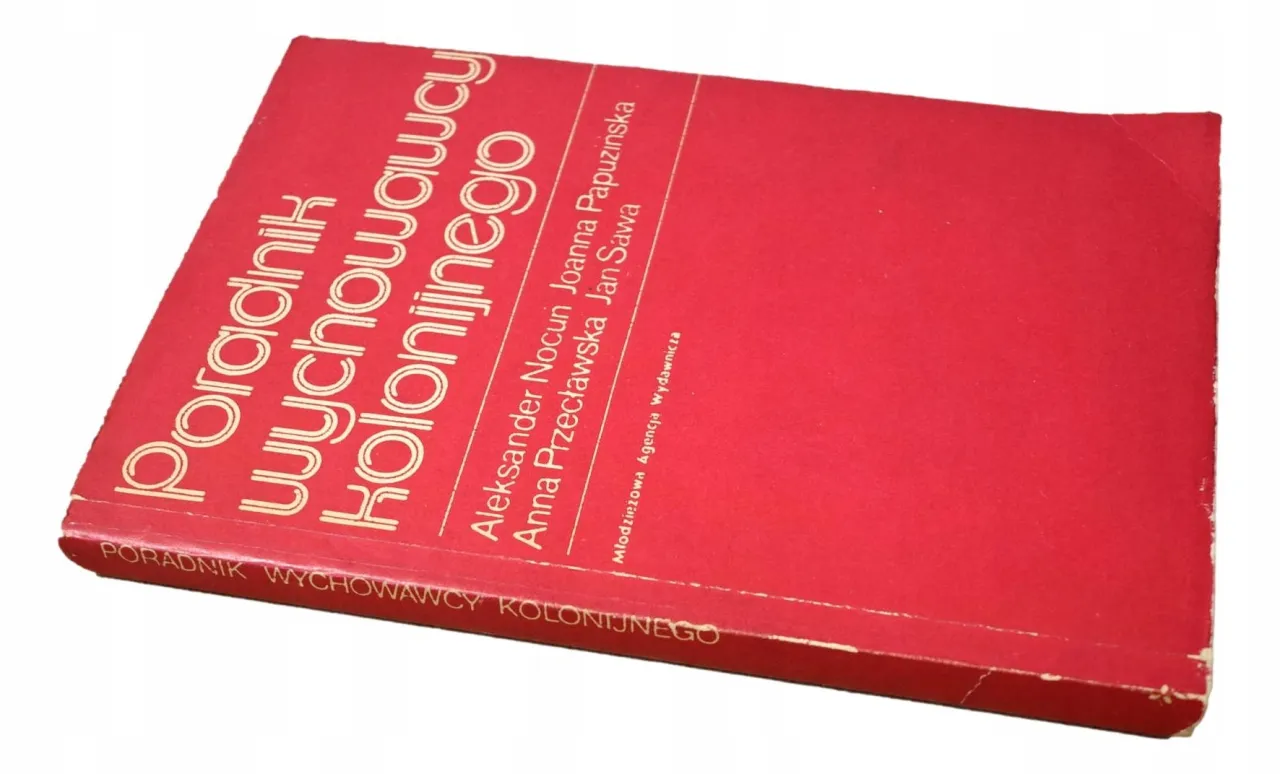 Dziennik wychowawcy kolonijnego r&oacute;żne okładki