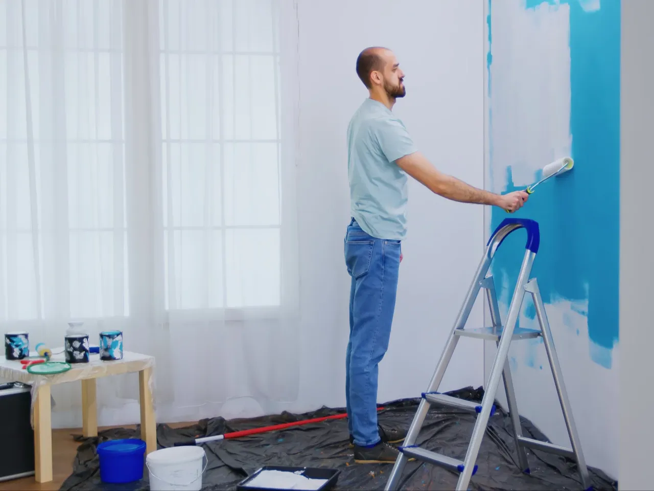 Cennik malowania ścian i sufitów 2026