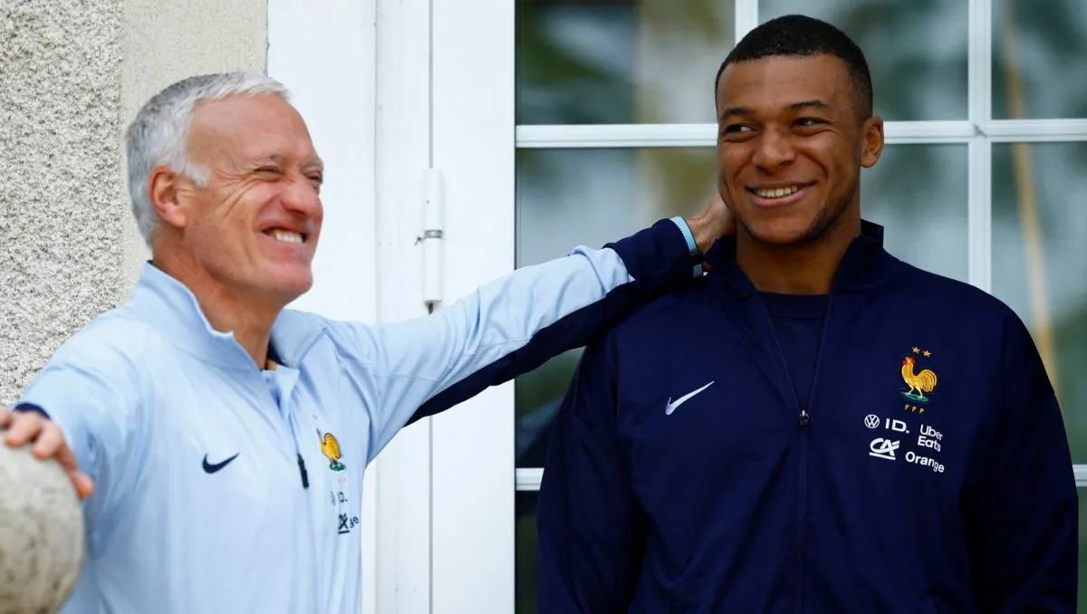 Kylian Mbapp&eacute; Real Madryt podpisanie kontraktu