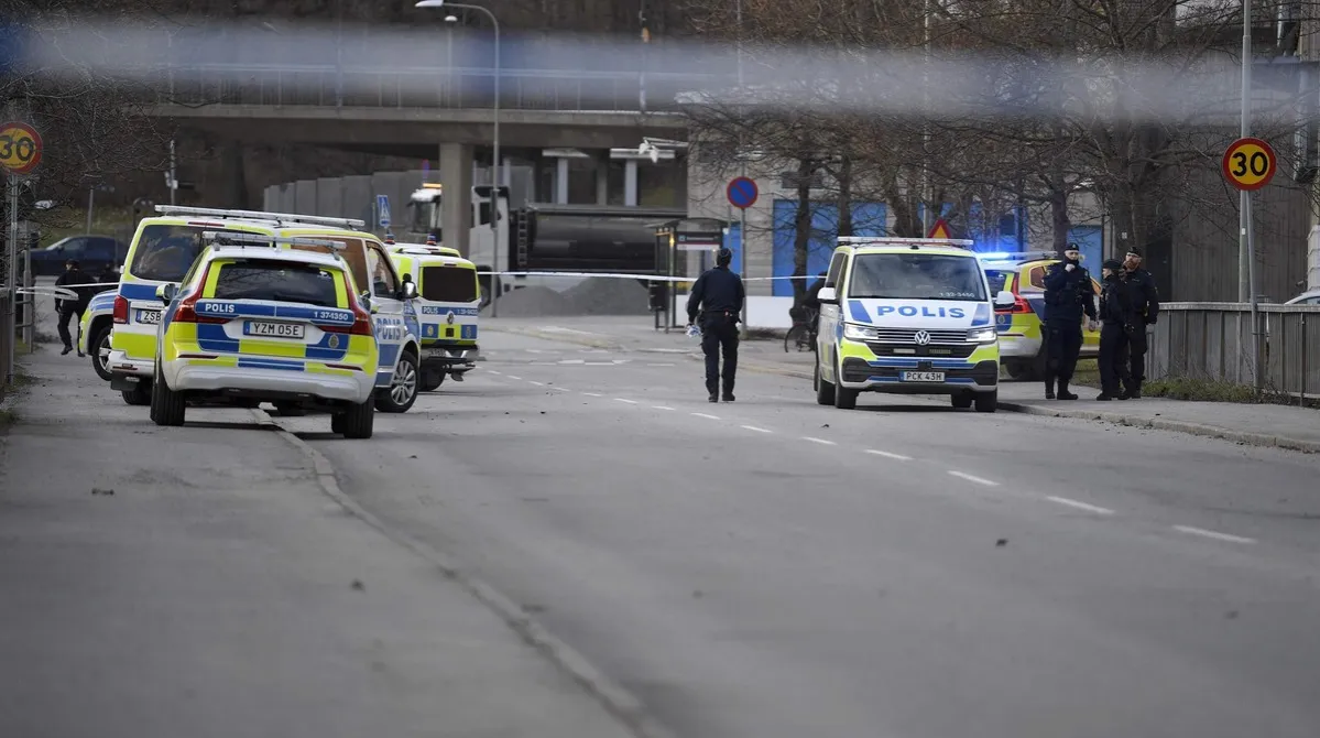 Mapa bezpieczeństwa Sztokholmu z zaznaczonymi dzielnicami turystycznymi i obszarami o podwyższonym ryzyku