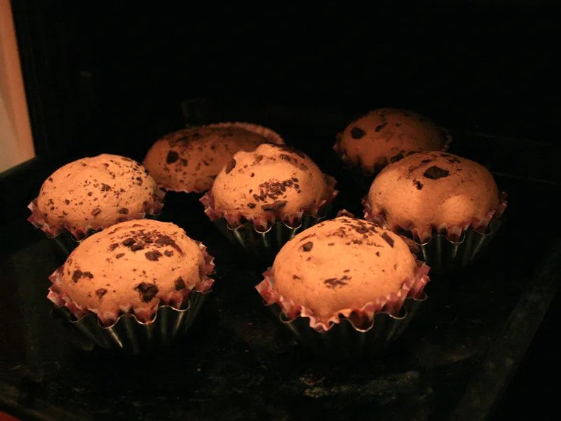 zakalec w muffince i idealna muffinka przekrój