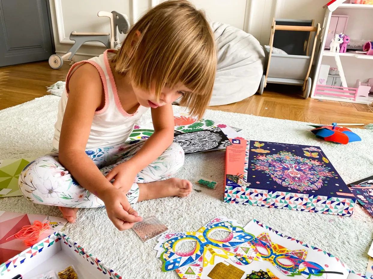 r&oacute;żnorodne prezenty dla dzieci w r&oacute;żnym wieku