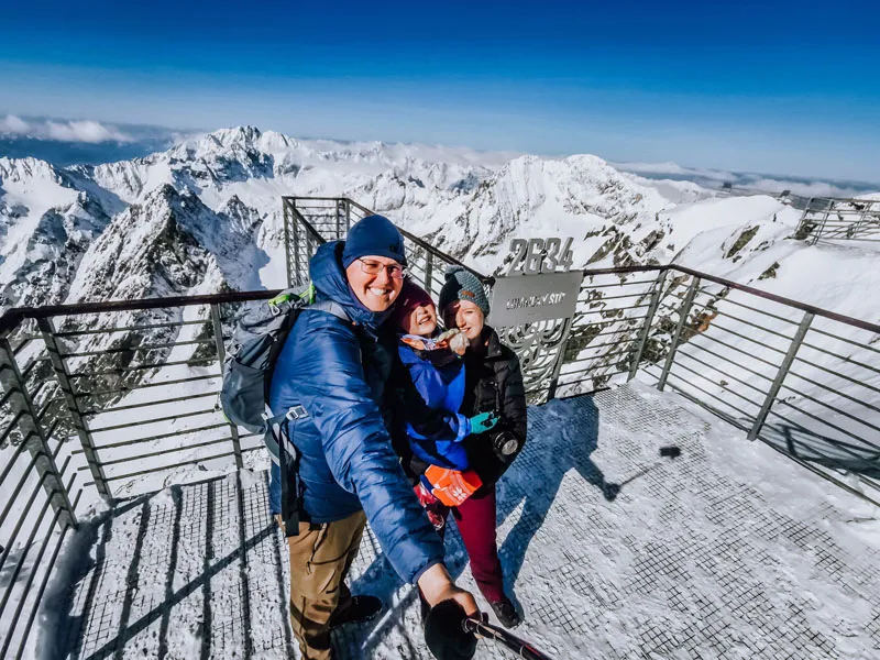 Łomnicki Staw Skalnat&eacute; pleso z kolejką