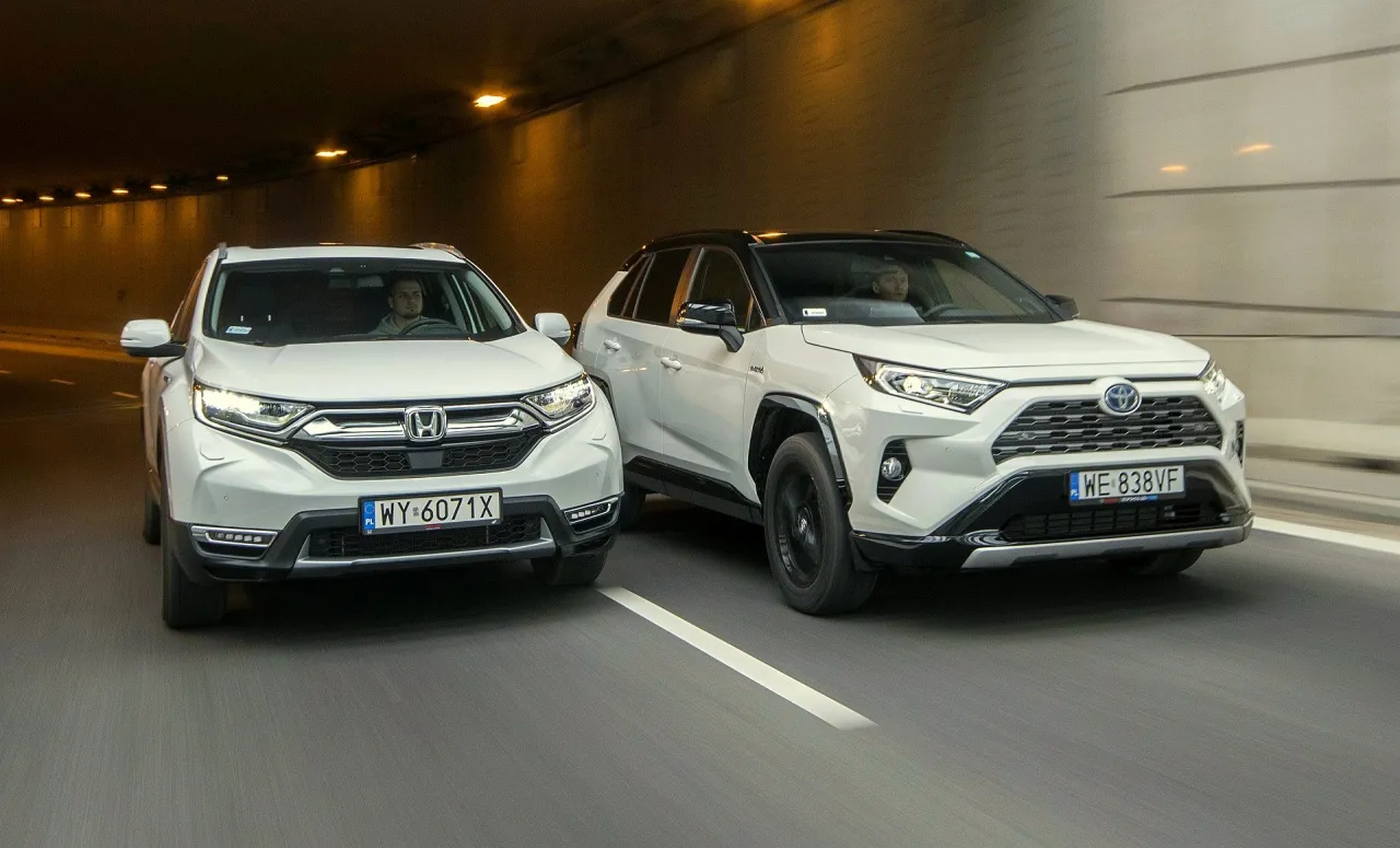 Toyota RAV4 hybryda vs benzyna porównanie