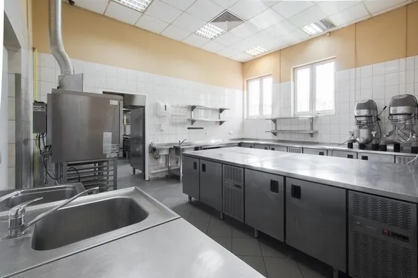 profesjonalna kuchnia cateringowa