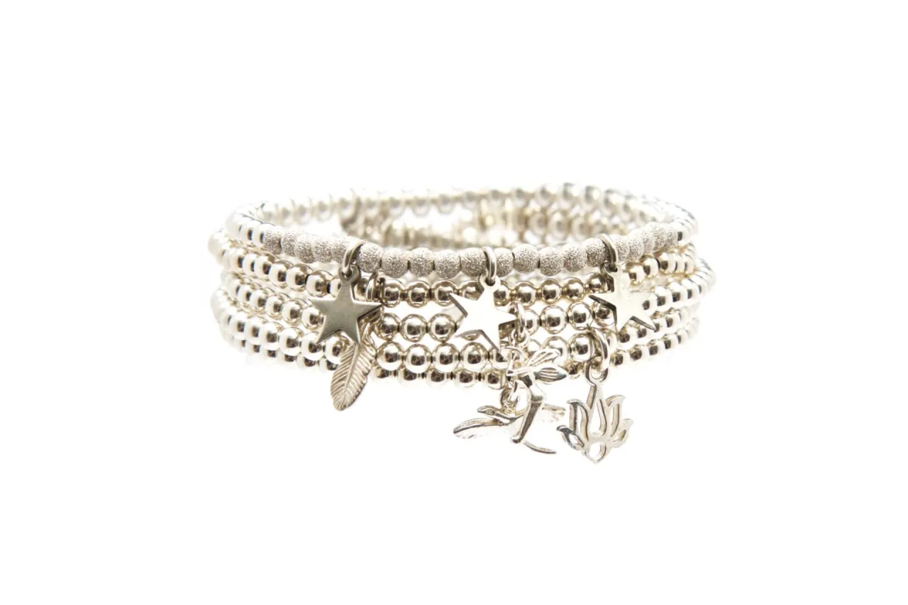 r&oacute;żne style srebrnych bransoletek