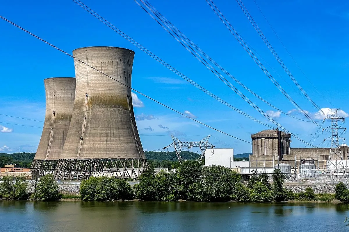 elektrownia jądrowa widok z zewnątrz