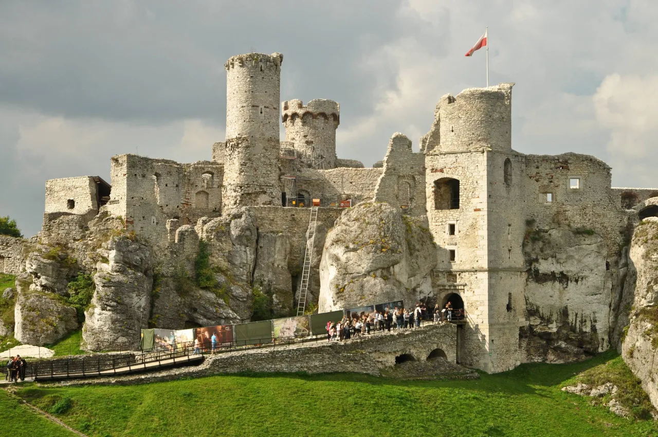 Zamek Ogrodzieniec Szlak Orlich Gniazd