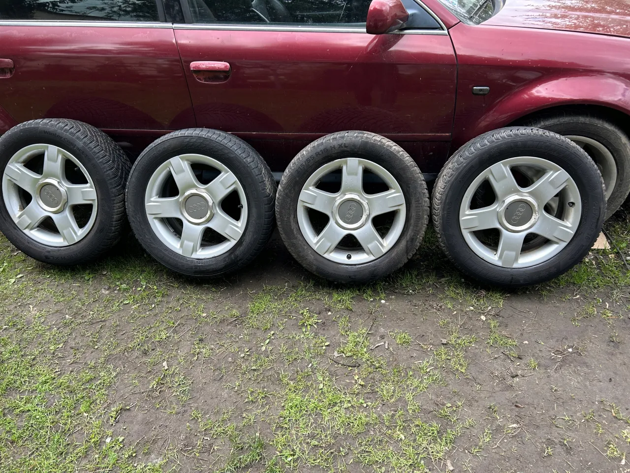 różne felgi aluminiowe 16 cali na samochodach