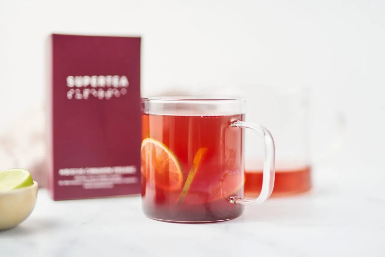 różne herbaty ziołowe na ból żołądka