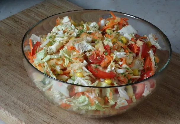 różne surówki do żeberek klasyczne