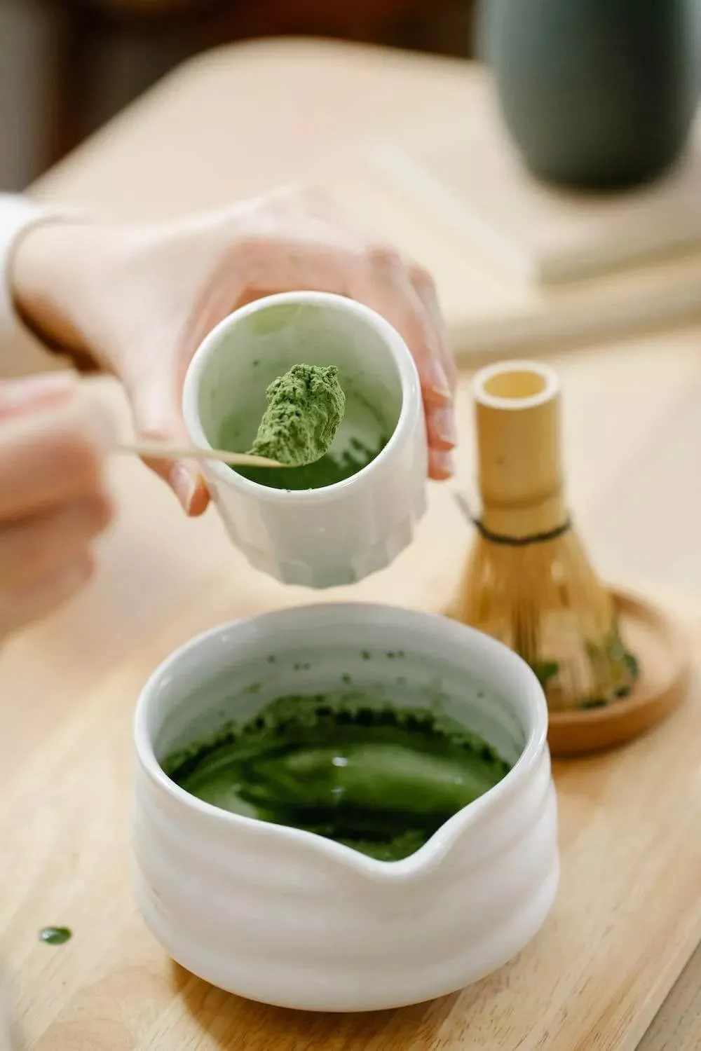 Zdjęcie Jak smakuje matcha? Odkryj niezwykły smak i porównania z herbatą