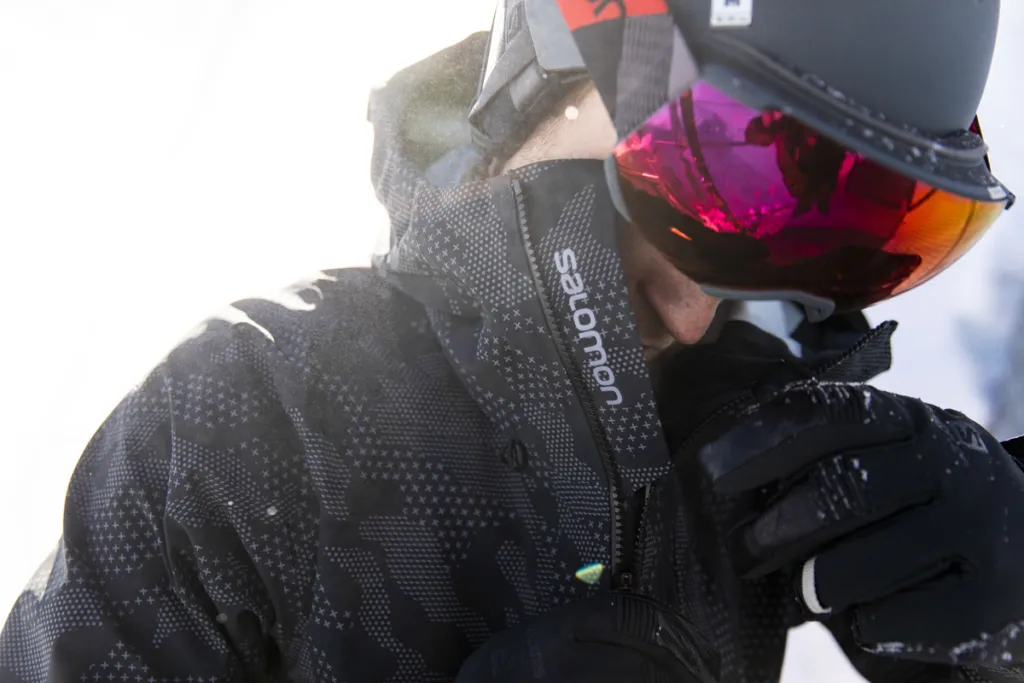 akcesoria narciarskie kask gogle rękawice