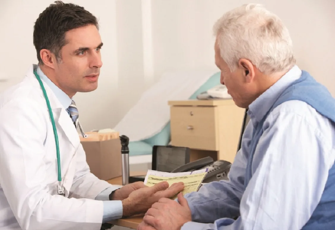 lekarz urolog rozmowa z pacjentem problemy z erekcją