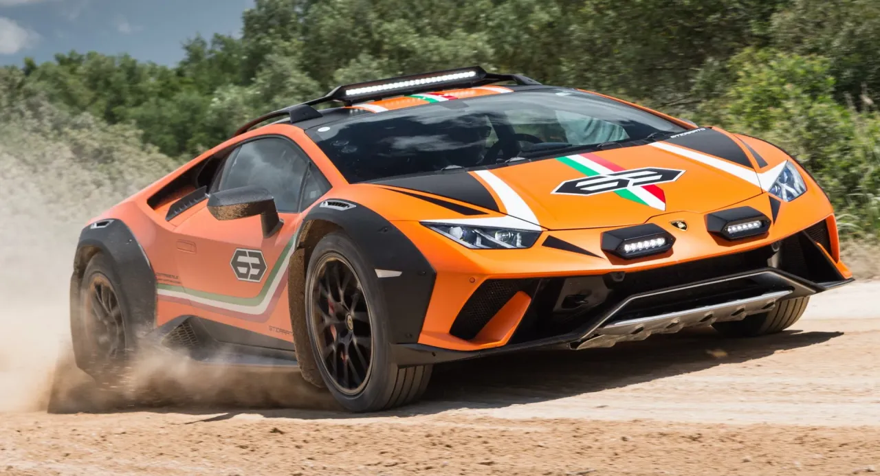 Lamborghini Hurac&aacute;n Sterrato w terenie
