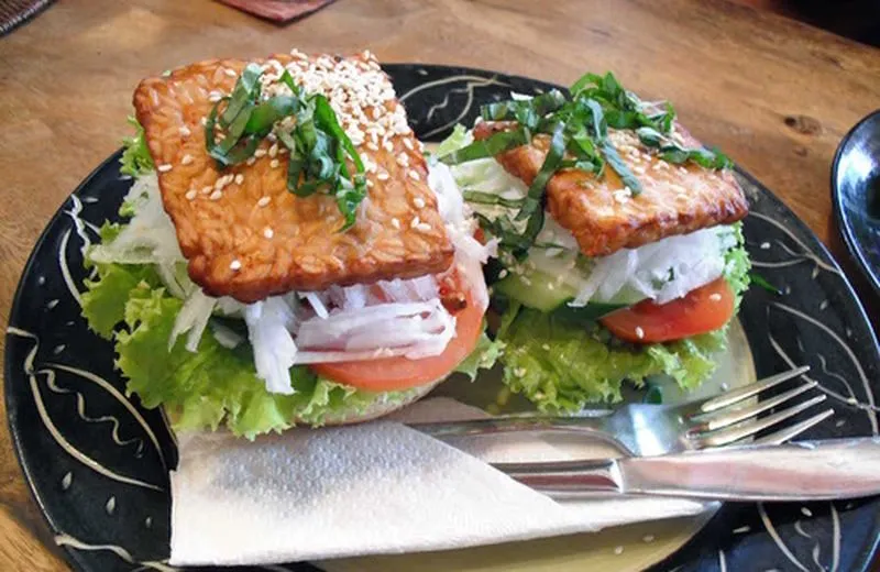 Varietà di secondi piatti italiani, carne, pesce, vegetariani