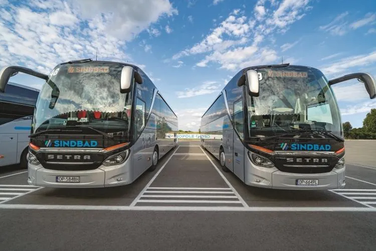 Dworzec PKS Rzesz&oacute;w stanowiska odjazd&oacute;w Sindbad