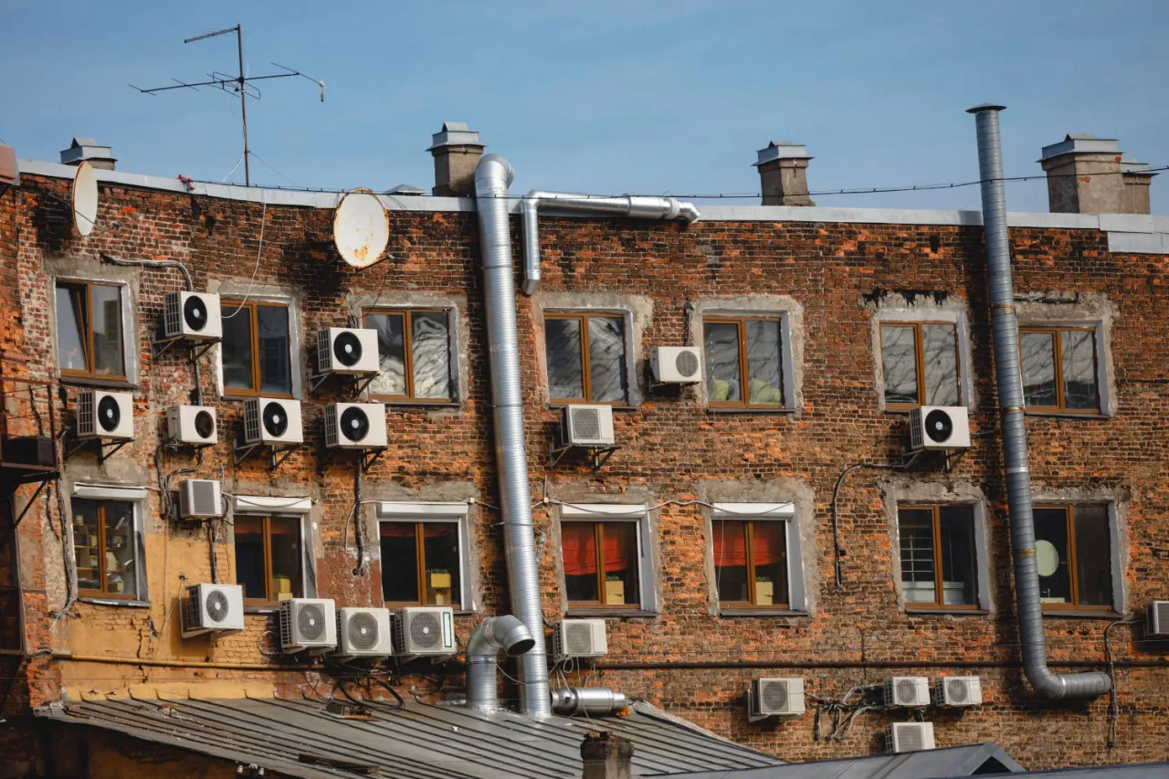 Ogrzewanie w starym budownictwie kamienica i blok z wielkiej płyty