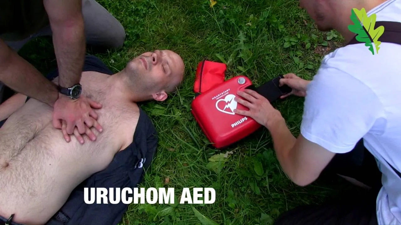 Zdjęcie Jak używać defibrylatora AED, aby uratować życie w nagłych sytuacjach