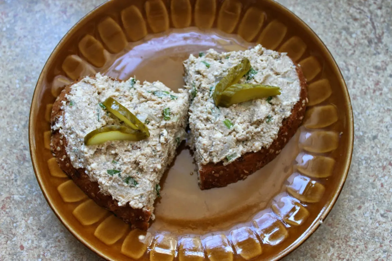 r&oacute;żne warianty pasty z bryndzy